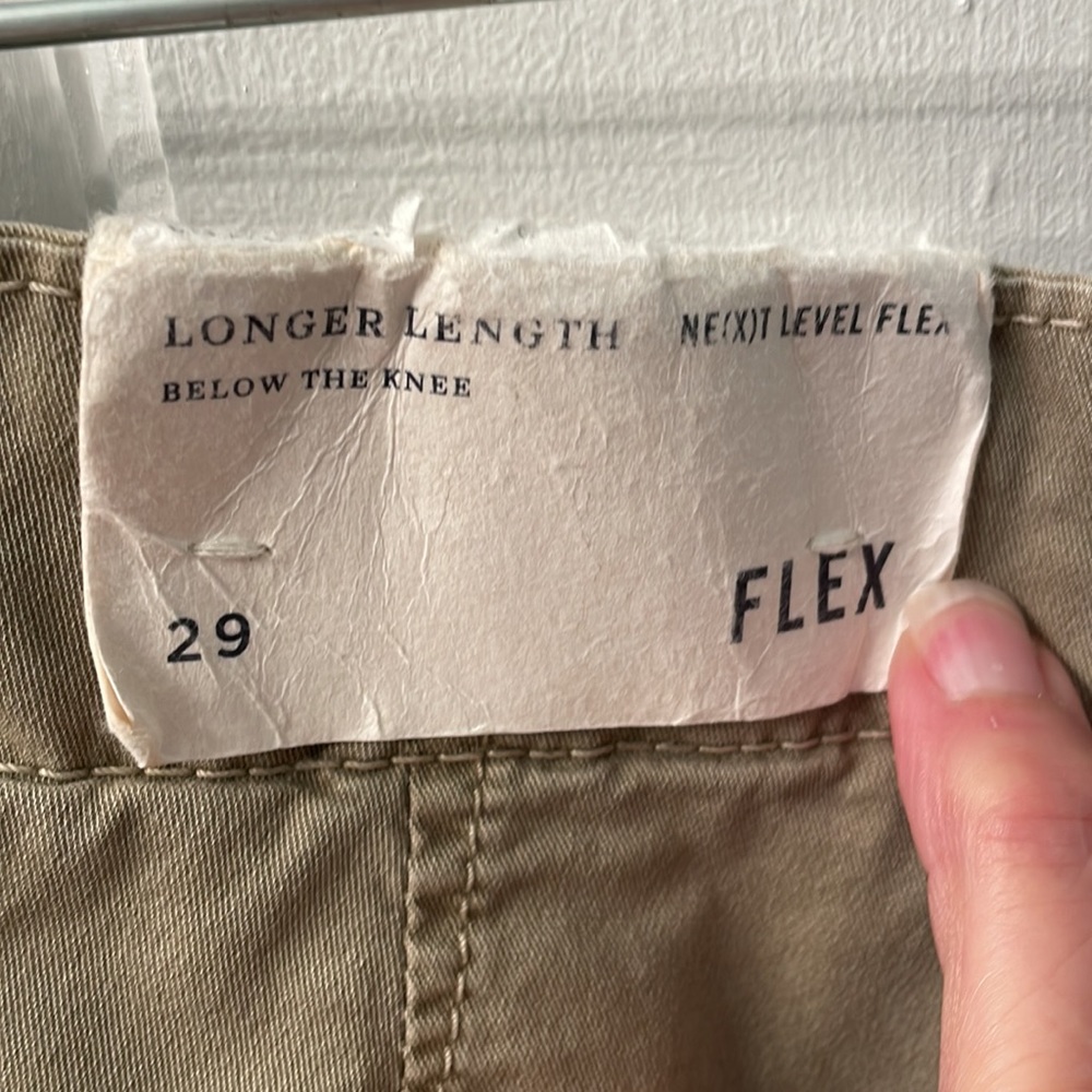 American Eagle outfitters longer length khaki shorts size 29. Never worn. - Picture 2 of 3